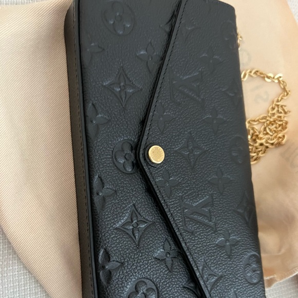 Louis Vuitton woc - Picture 1 of 5